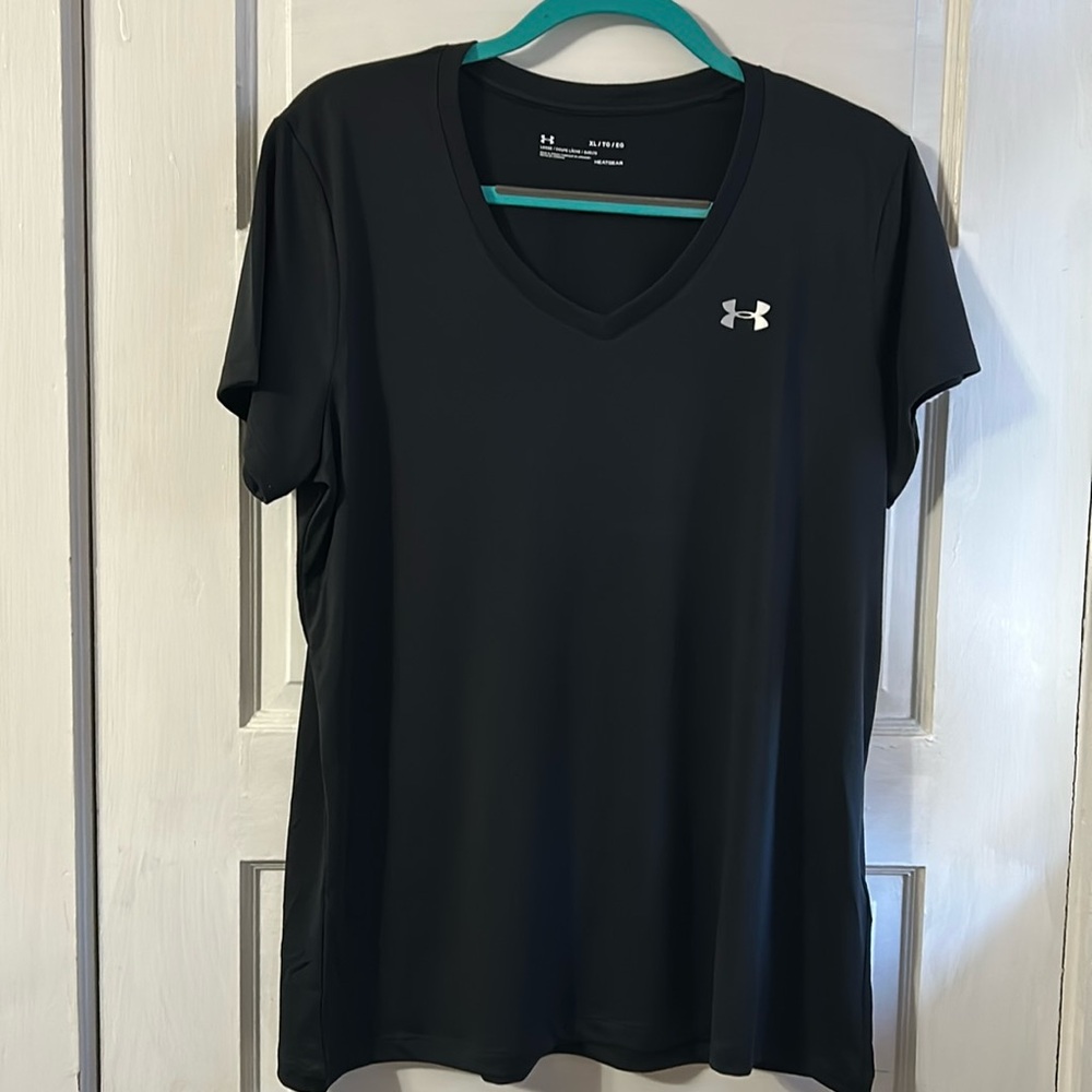 Black Reebok Short Sleeve Ath Tshirt 
Color Black
Size XL